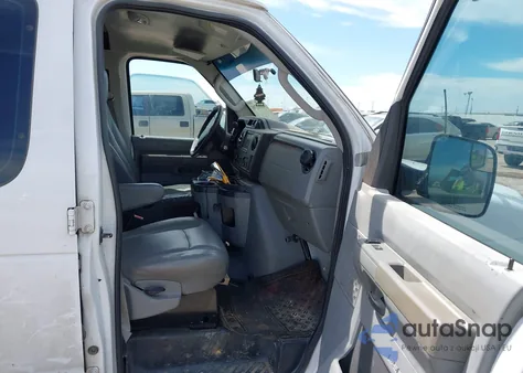 2011 Ford E-150 Commercial z USA, uszkodzony, nr VIN 1FTNE1EW4BDA44170